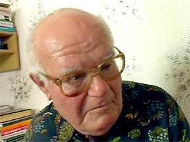 Old fart fucking a young girl