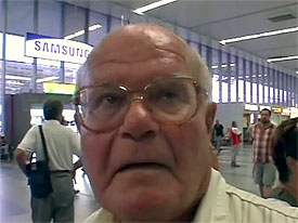 Old fart fucking a young girl