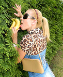 Leony Aprill